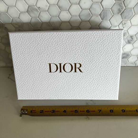 Dior White Pebble Grain Gift Box with Tissue and Card Envelope 6X9x3 Authentic - Picture 5 of 9